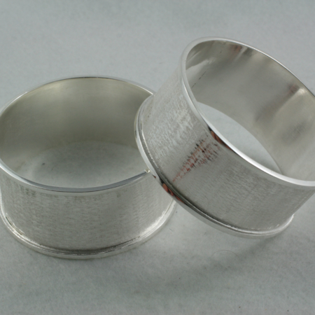 Channel Bangle Wide